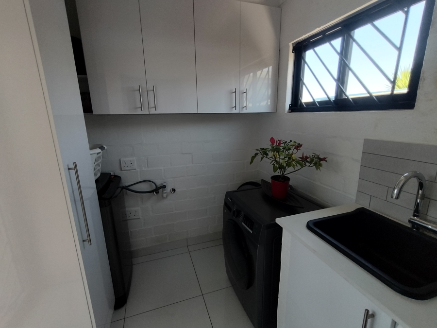 To Let 3 Bedroom Property for Rent in Soneike Western Cape